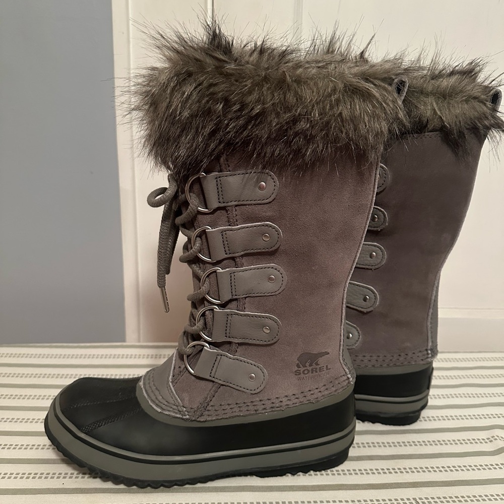 Sorel Joan of Arctic boot size 8 Only worn once.